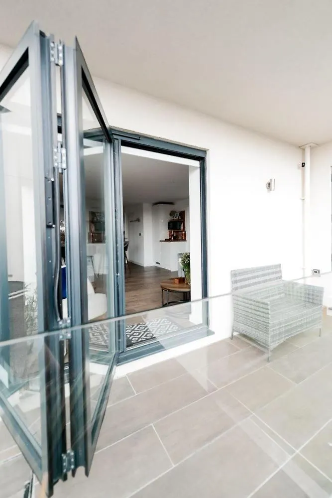 Brand New Beachfront Gf 2 Bed 6 Guests Apartment Bournemouth