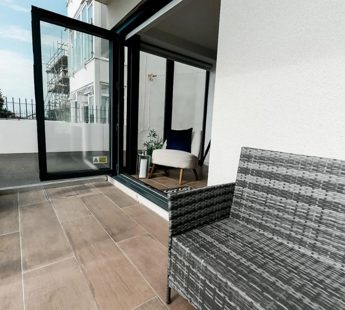 Brand New Beachfront Gf 2 Bed 6 Guests Apartment Bournemouth