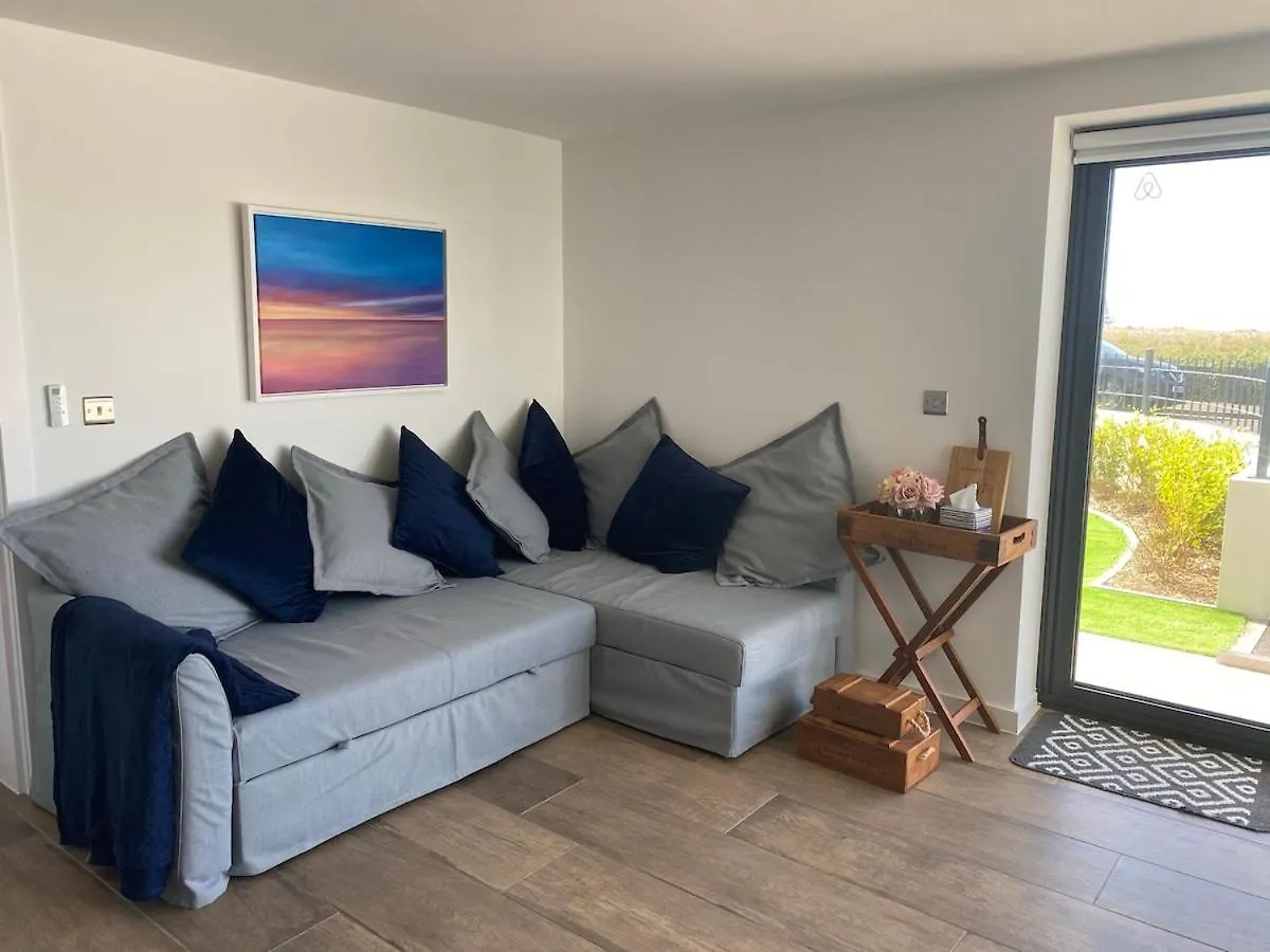 Brand New Beachfront Gf 2 Bed 6 Guests Apartment Bournemouth United Kingdom