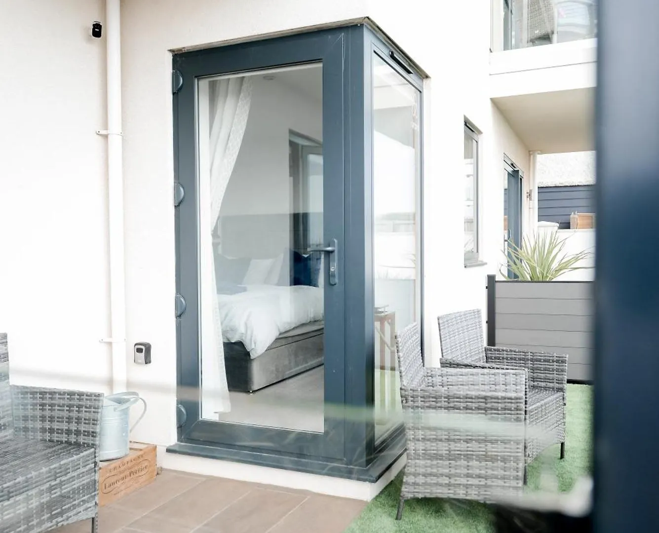 Brand New Beachfront Gf 2 Bed 6 Guests Apartment Bournemouth