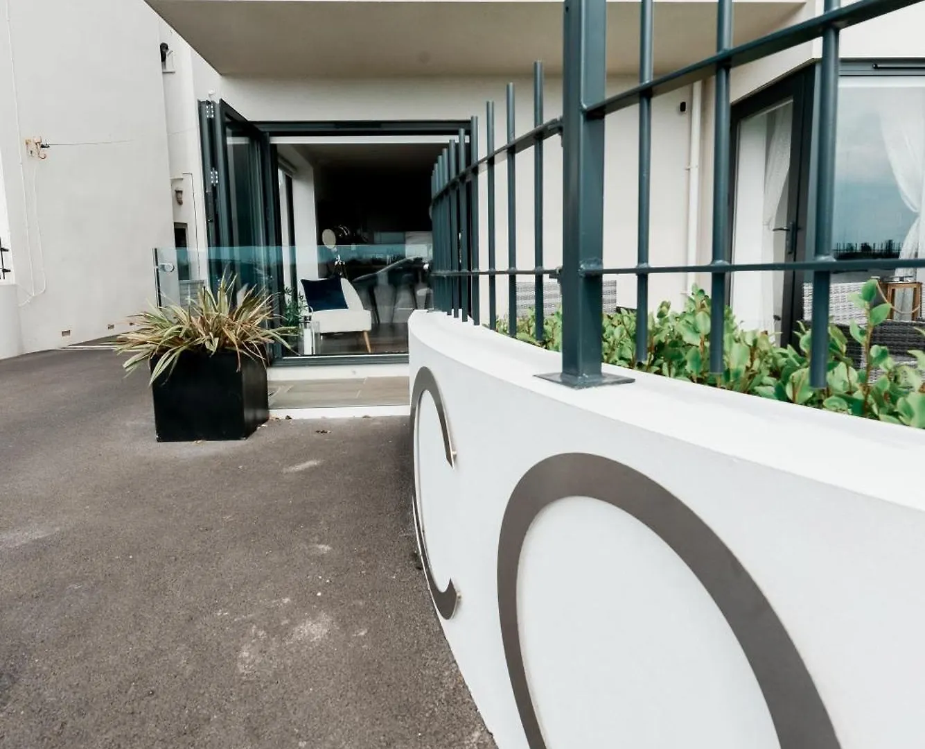 Brand New Beachfront Gf 2 Bed 6 Guests Apartment Bournemouth