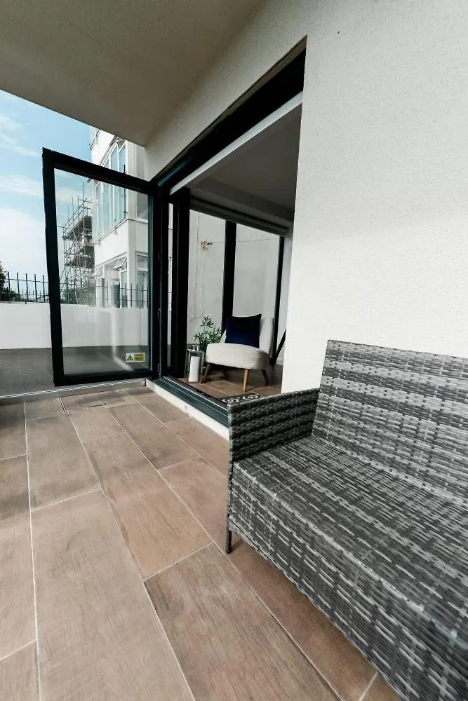Brand New Beachfront Gf 2 Bed 6 Guests Apartment Bournemouth