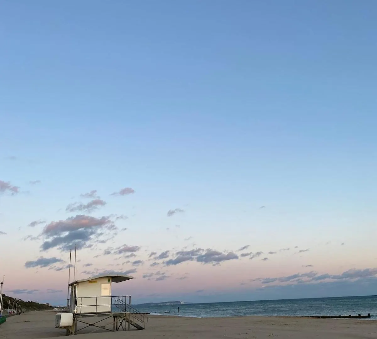 Brand New Beachfront Gf 2 Bed 6 Guests Apartment Bournemouth