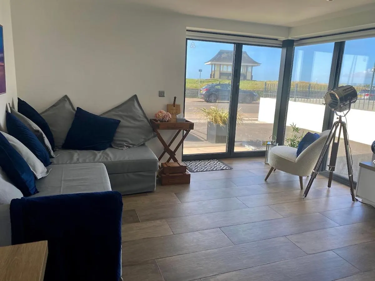 Brand New Beachfront Gf 2 Bed 6 Guests Apartment Bournemouth